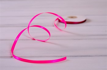 Лента атласная, 6 мм, ярко-розовая, 27 м - фото 7906