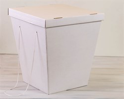 УЦЕНКА Коробка для цветов трапециевидная, низ 27 см, верх 38 см, высота 42 см, с крышкой, белая У0110002-УЦ