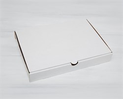 Коробка 30х21х4 см из плотного картона, белая
