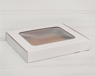 Коробка плоская с окошком, 30х25х4,5 см, белая У0102019