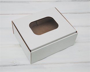 Коробка с окошком, 18х15х7 см, из плотного картона, белая У0102049